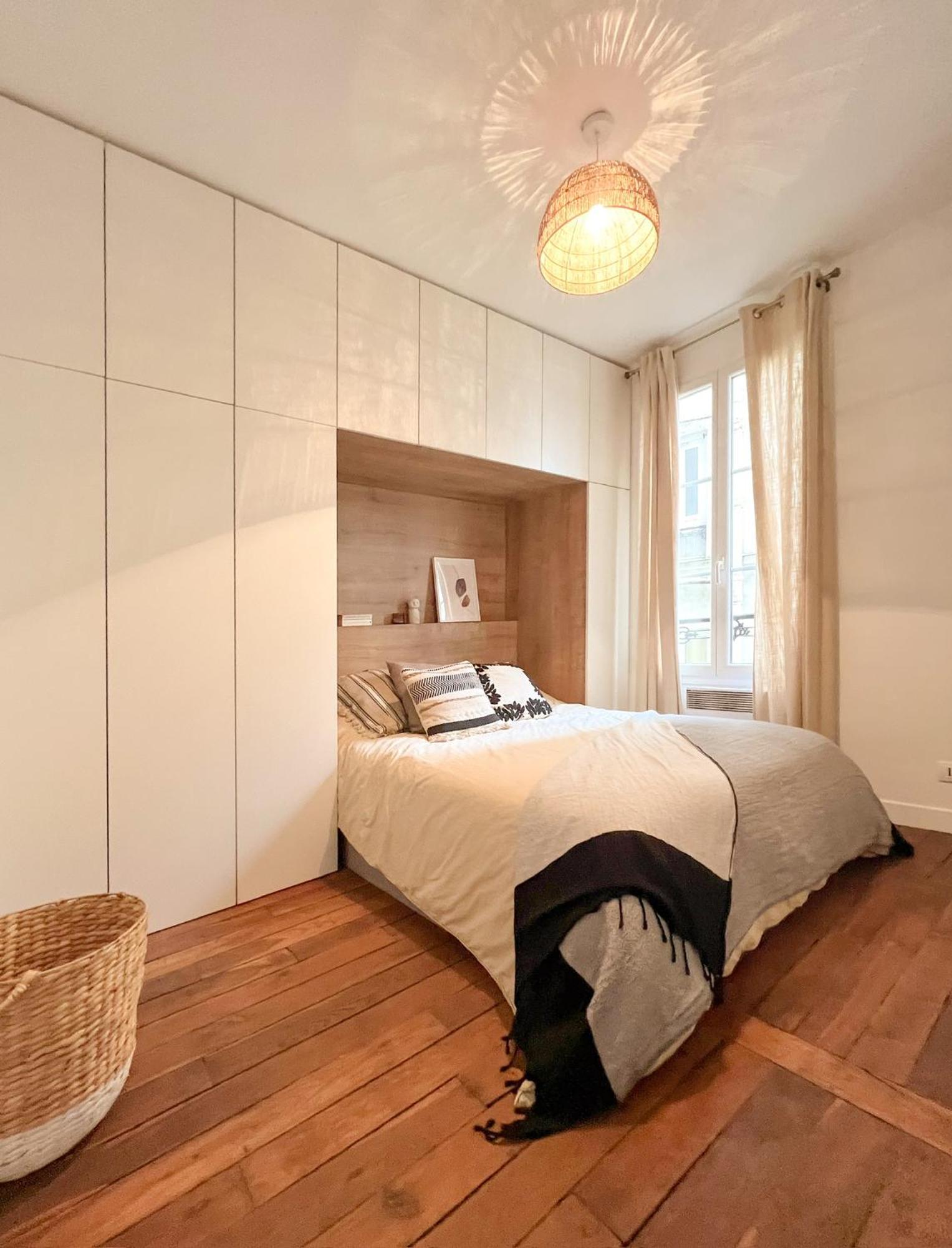 Why ? Why Montmartre ? Appartement Parijs